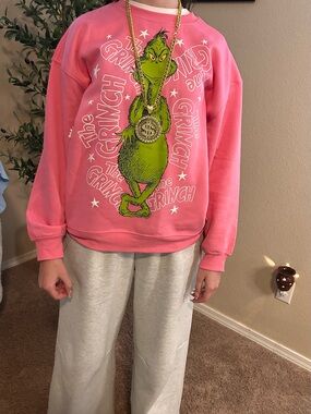 Dr. Seuss Pink Grinch Graphic Sweatshirt New